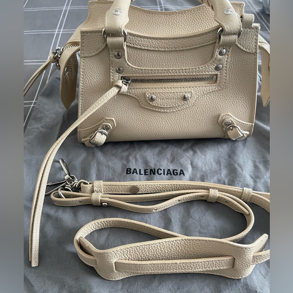 Balenciaga Neo Classic mini in cream